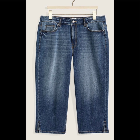 Straight-Leg Denim Capri With Slit At Hem (400) - Picture 3 of 4